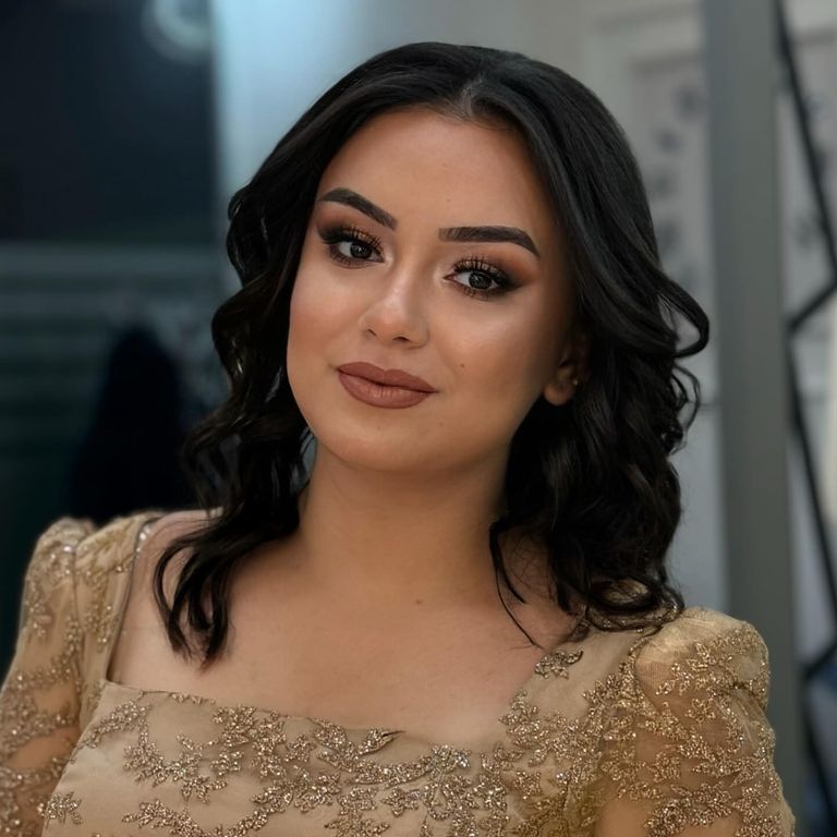 Büşra Altunbaş Saç Makyaj Stüdyosu