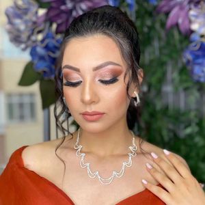 Büşra Altunbaş Saç Makyaj Stüdyosu