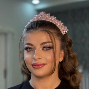 Büşra Altunbaş Saç Makyaj Stüdyosu