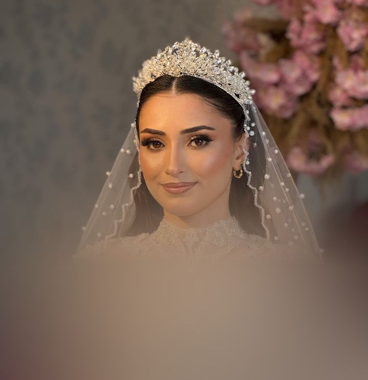 Esra Bilgi Saç Makyaj Stüdyosu