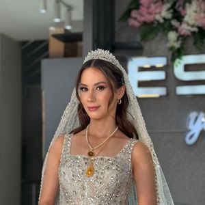 Esra Bilgi Saç Makyaj Stüdyosu