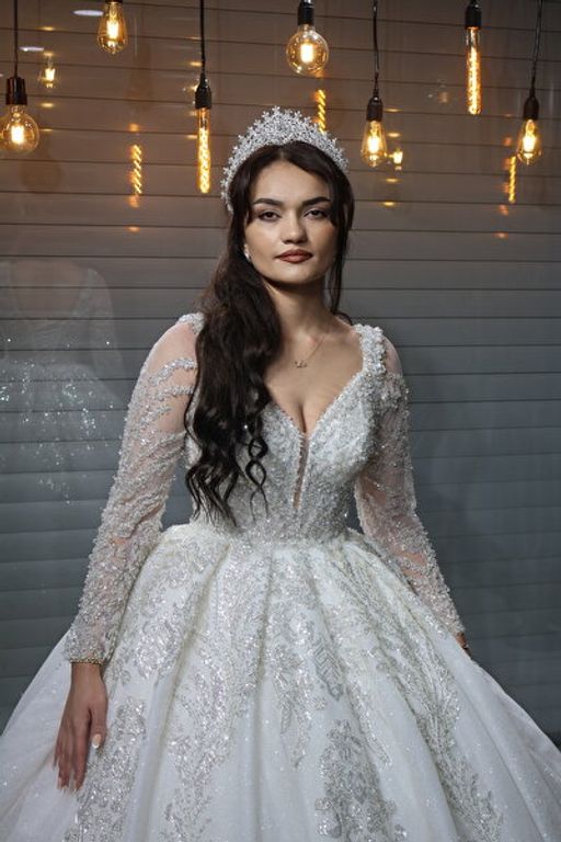 Almila Gelinlik