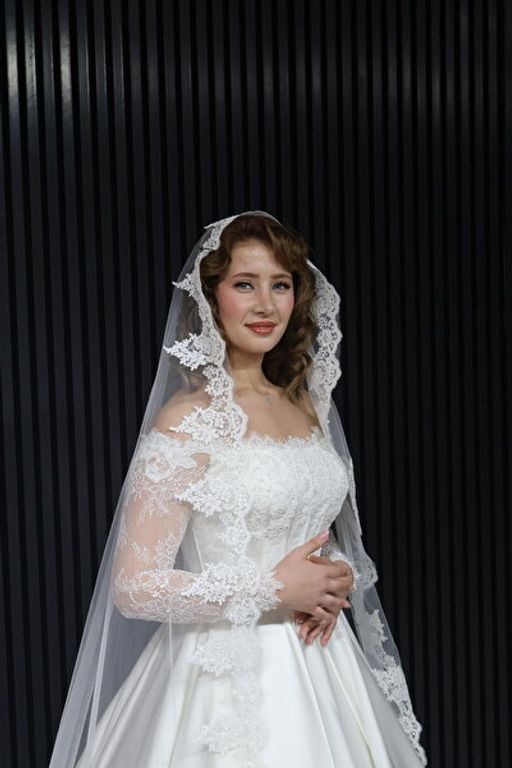Almila Gelinlik