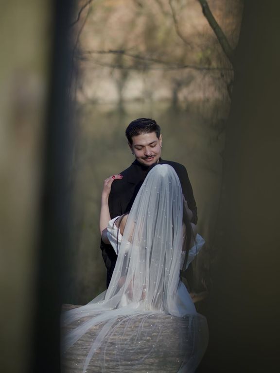 Elly Alipur - 2606528