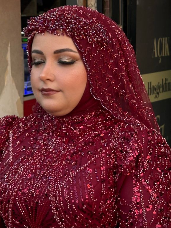 Lavinya Hair Makeup Studıo