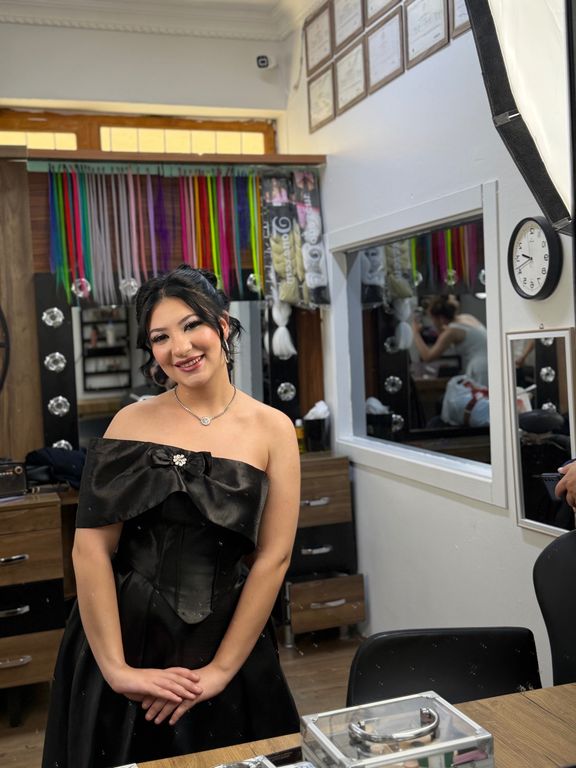 Lavinya Hair Makeup Studıo