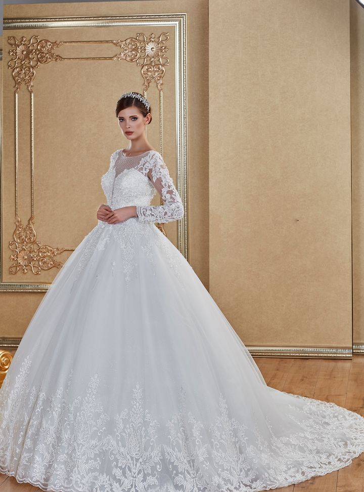 YSG 40 Prenses Kesim Kayık Yaka Sırt Dekolteli Gelinlik