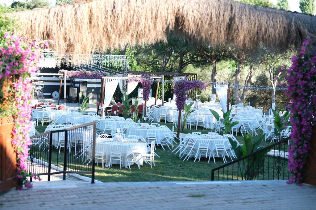 Havuzbaşı Erol'un Yeri