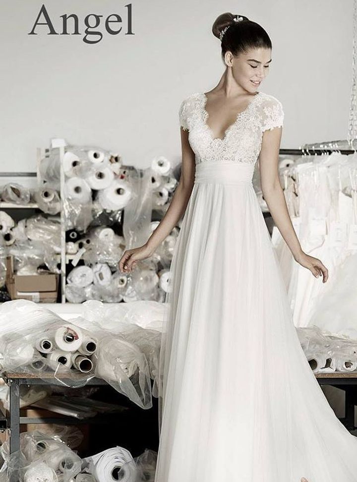 Cymbeline Angel   V Yaka Düz Kesim Göğüs Dekolteli Gelinlik