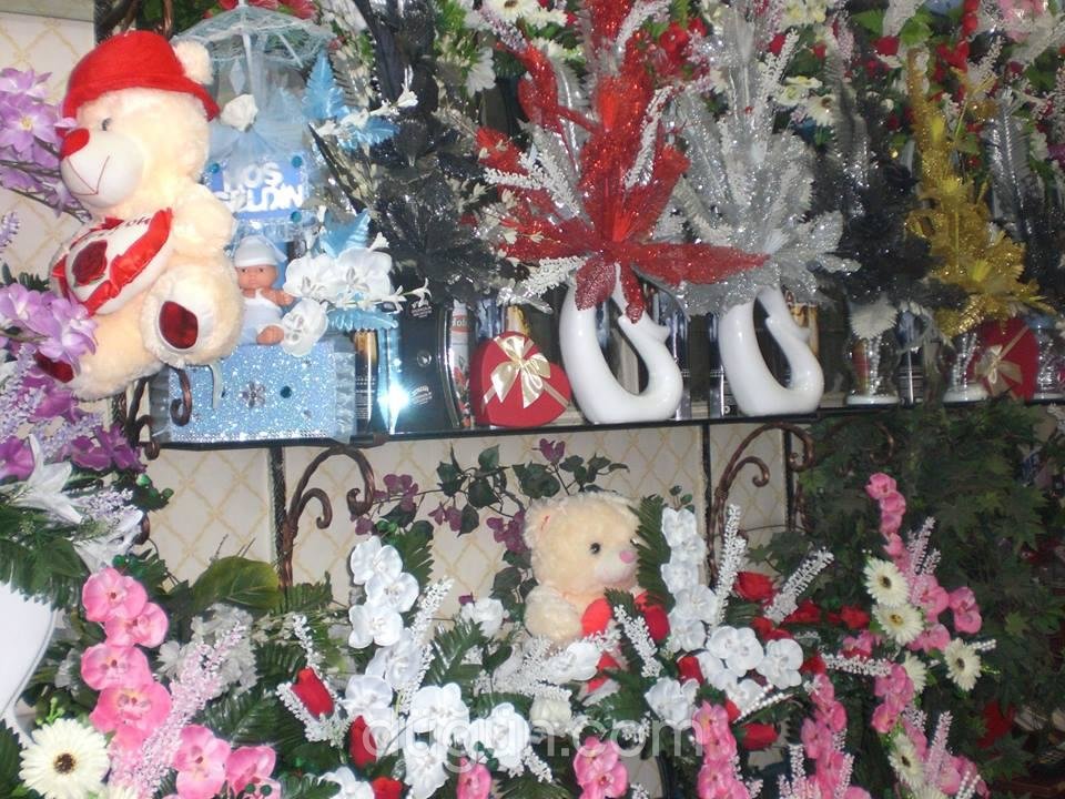 Çiçekçi Beyaz Gül