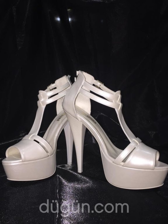 Gülen Gelinlik Sarayı