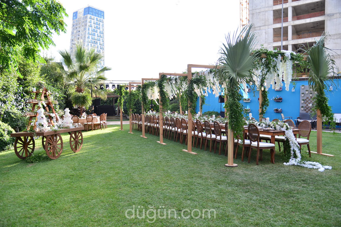 Titanic Business Kartal Hotel