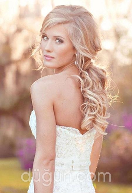 Açık Gelin Saçı Modeli