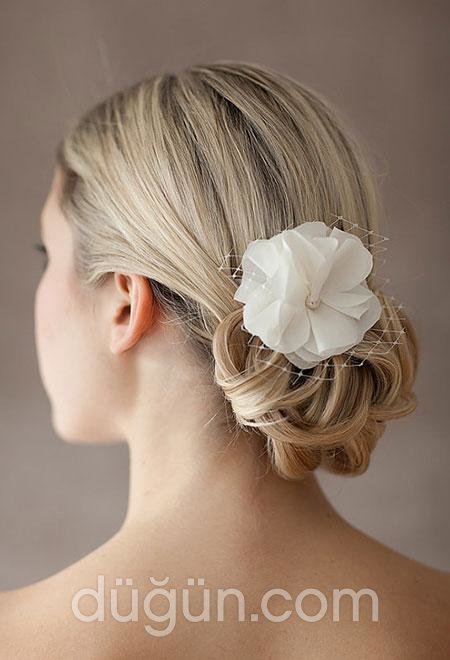 Ense Topuzu Gelin Saçı Modeli
