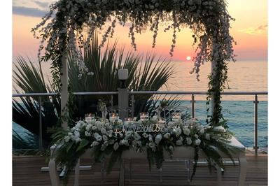 Charisma Deluxe Hotel