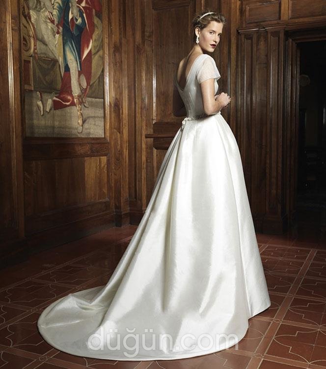 Kuyruklu Gelinlik Modeli