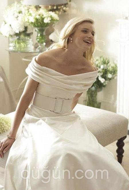 Kayık Yaka Gelinlik