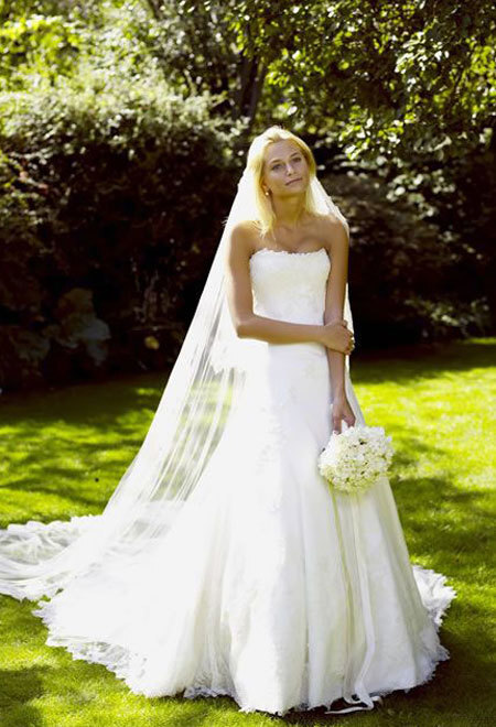 Tül ve Dantel Gelinlik