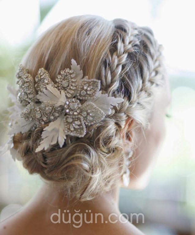 Taşlı Tokalı Gelin Saçı Modeli