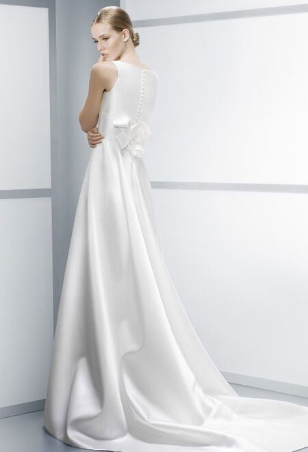 Sade Gelinlik Modeli