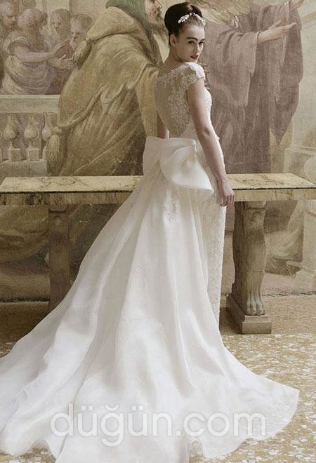 Kuyruklu Gelinlik Modeli