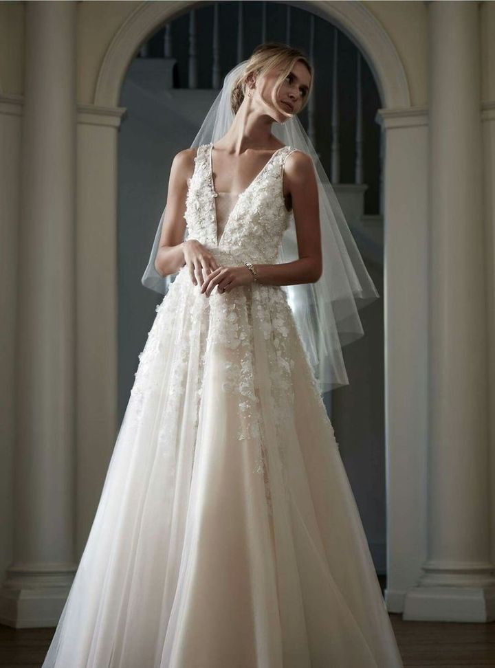 WHM 1 A Kesim V Yaka Modern Gelinlik