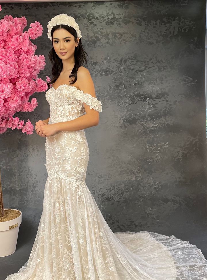 Düşük Omuz Balık Gelinlik