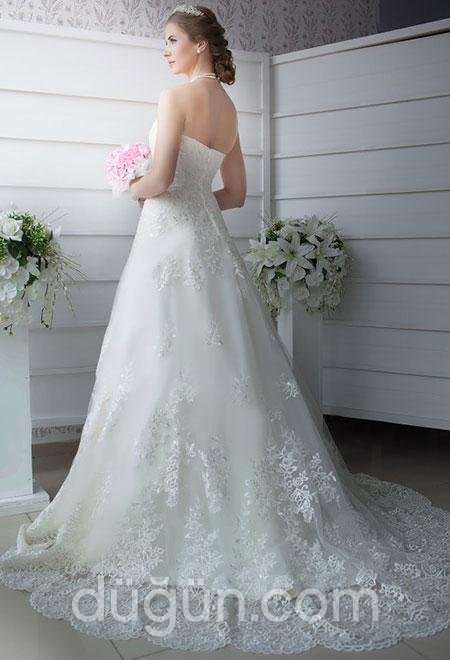 Kuyruklu Gelinlik Modeli