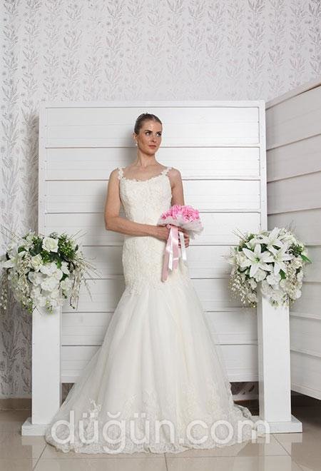 Tül ve Dantel Gelinlik Modeli