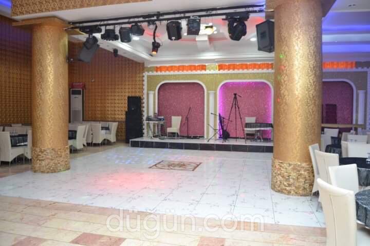 Özgümüşlüoğlu Düğün Salonu
