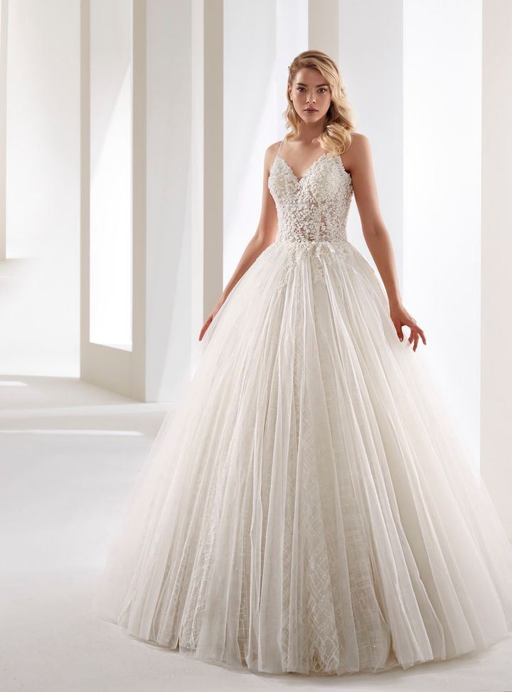 MBM 29 Prenses Kesim Sırt Dekolteli V Yaka Gelinlik