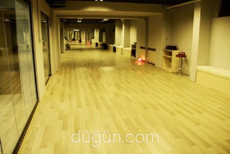 Shine Dans Stüdyosu