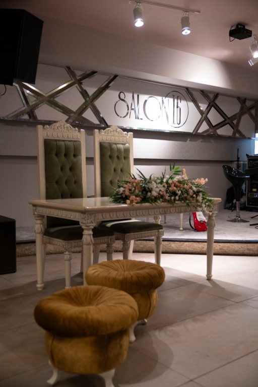 Salon 16