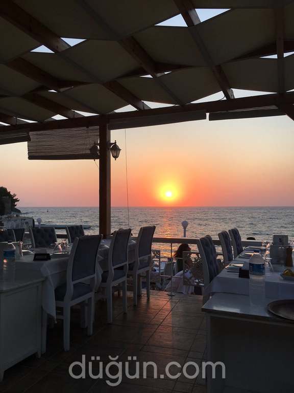 Tarihi Çınar Balık Restaurant