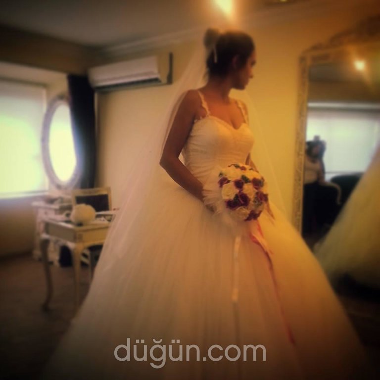 Gülşen Uz Gelinlik