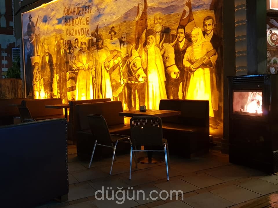 Çatı Cafe & Pub