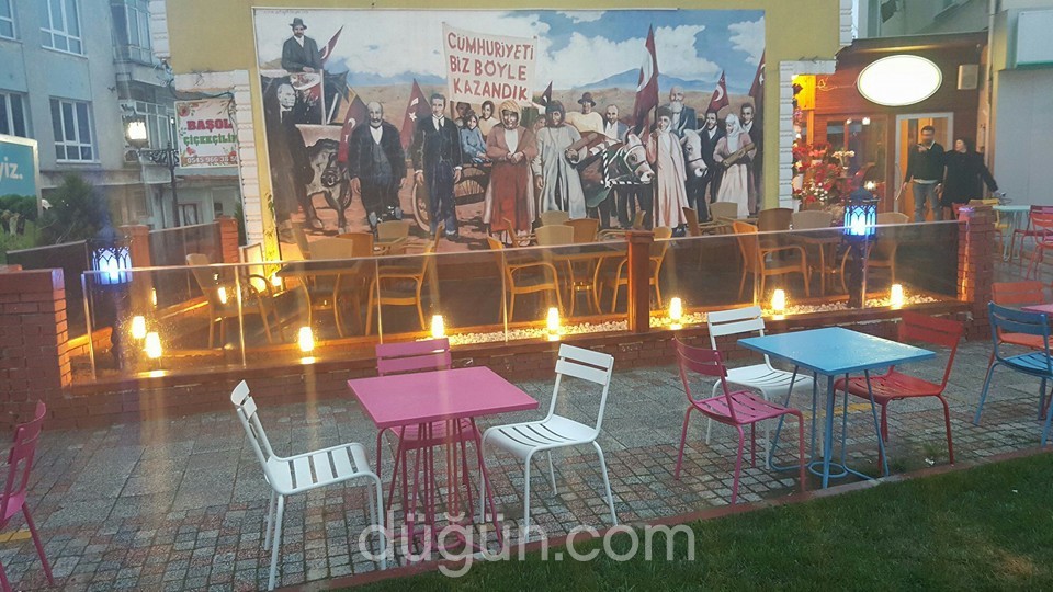Çatı Cafe & Pub