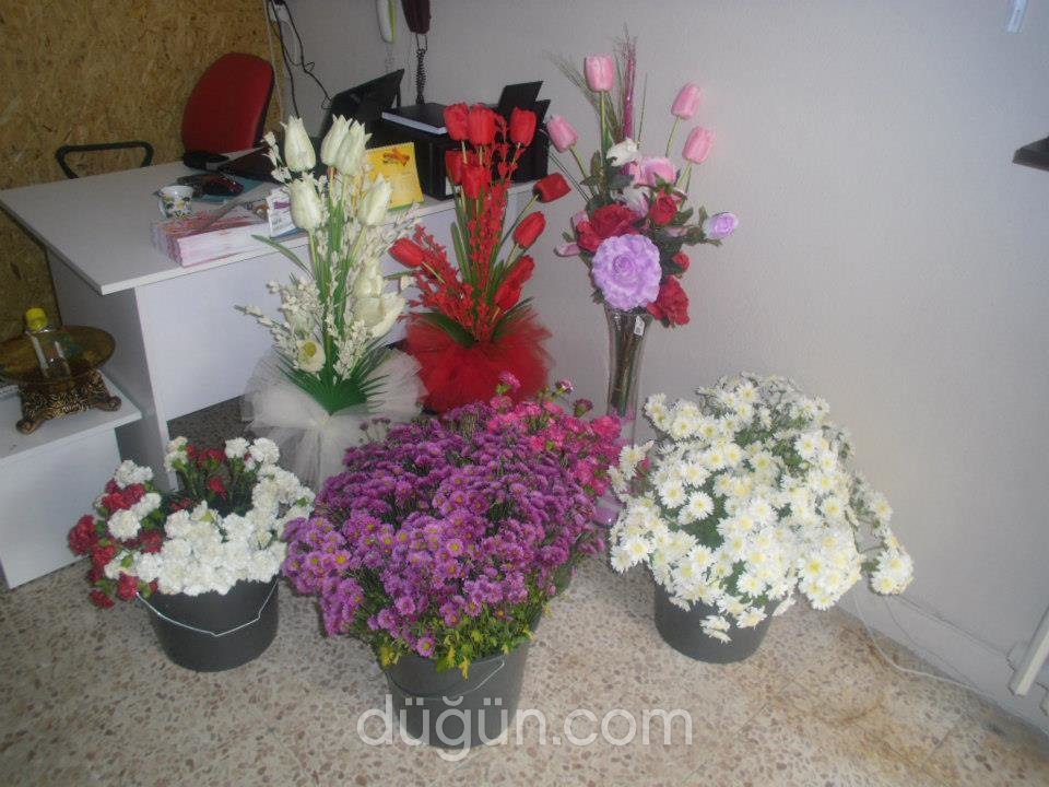 Bade Su Çiçek Dünyası