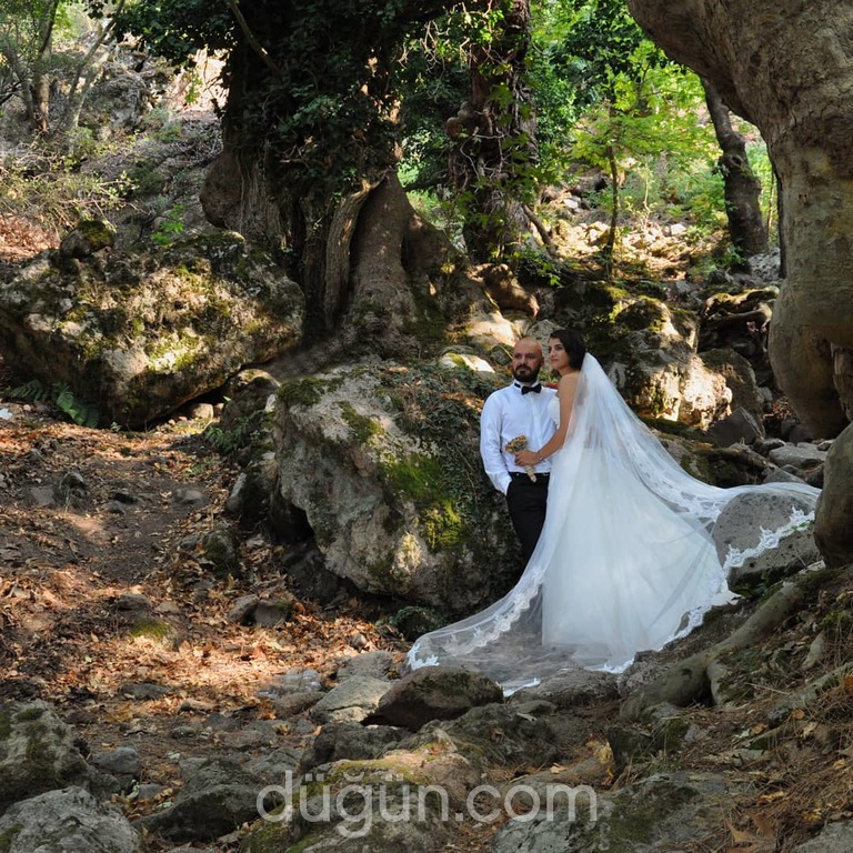 Stüdyo Anıt Menemen