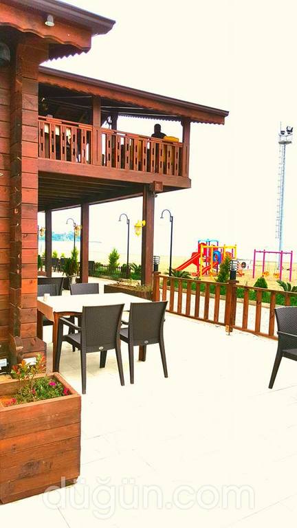 Kaşüstü Restaurant & Cafe