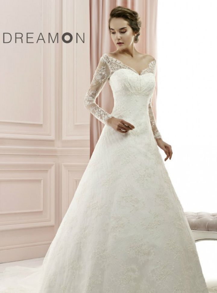 Fairy Tale Pride  A Kesim Sırt Dekolteli V Yaka Gelinlik