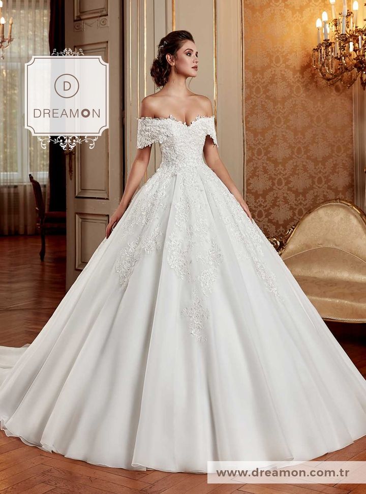 The Renaissance La Fontaine 