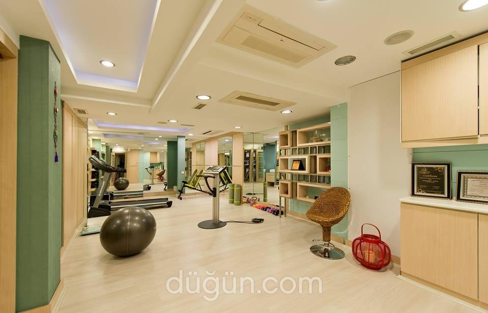 Este Form Beauty Club