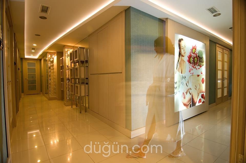 Este Form Beauty Club