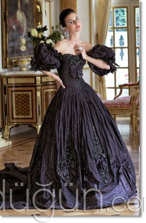 Gösterişli Gelinlik