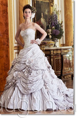 Gösterişli Gelinlik