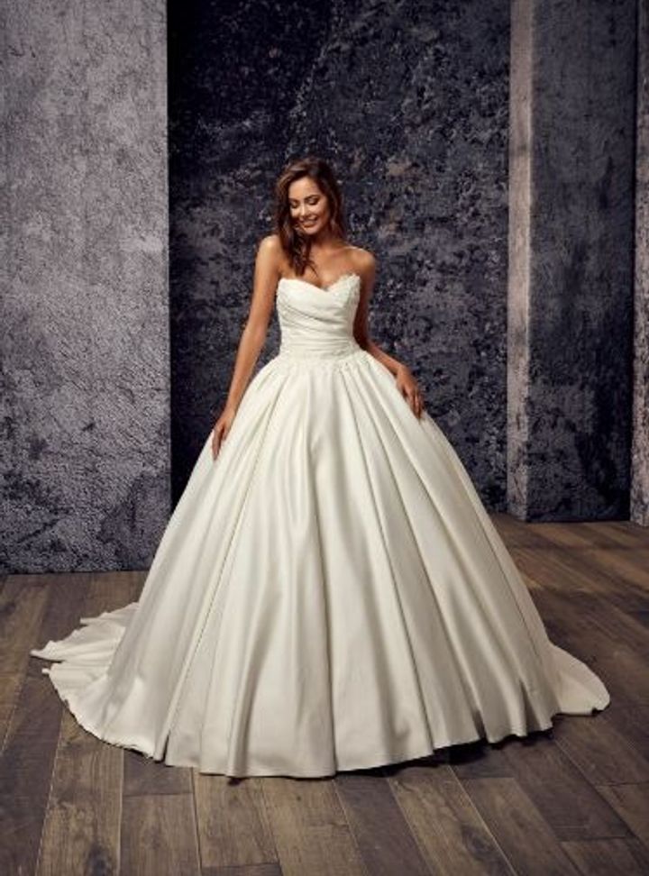 RB-51 Prenses Kesim Straplez Sırt Dekolteli Gelinlik