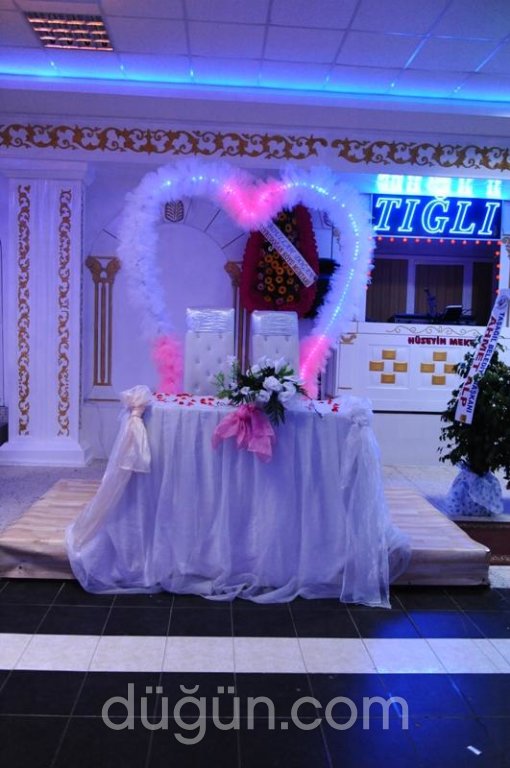 Tığlı Düğün Sarayı