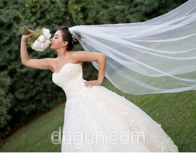 Zeynep Ekin 35 Prenses kesim Straplez Romantik gelinlik