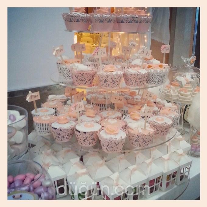 D'lish Cupcake